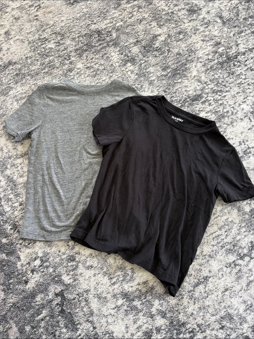 Old Navy Kids Short Sleeve Tees in Black and Gray - 2 Pack